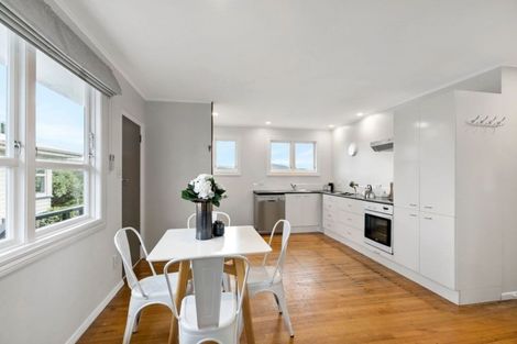 Photo of property in 44 Mark Avenue, Paparangi, Wellington, 6037