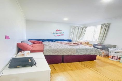 Photo of property in 60 Glen Marine Parade, Glendene, Auckland, 0602