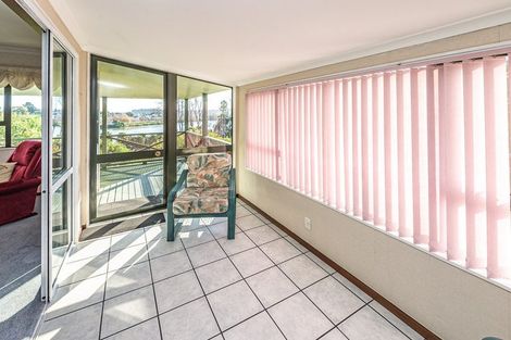 Photo of property in 3 Georgetti Road, Bastia Hill, Whanganui, 4500