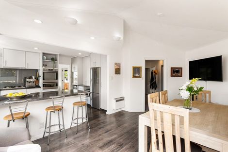 Photo of property in 11 Bank Street, Hillcrest, Auckland, 0627