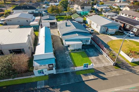 Photo of property in 710 Heretaunga Street East, Parkvale, Hastings, 4122