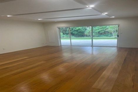 Photo of property in 2/8 Sandown Road, Rothesay Bay, Auckland, 0630