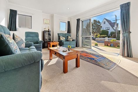 Photo of property in 52 Charles Street, Westshore, Napier, 4110