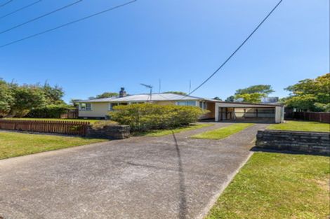 Photo of property in 17 Kairau Road West, Sentry Hill, New Plymouth, 4373
