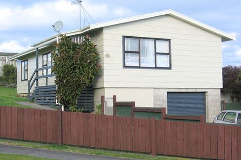 Photo of property in 42 Fraser Drive, Feilding, 4702