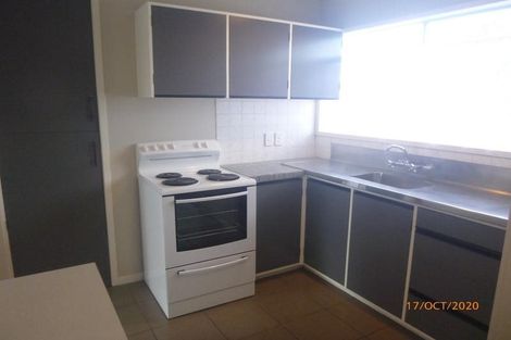 Photo of property in 1b/2 Divich Avenue, Te Atatu South, Auckland, 0610