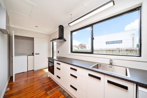 Photo of property in 132 Ngamotu Road, Spotswood, New Plymouth, 4310