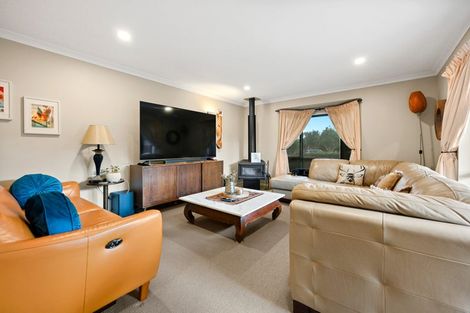 Photo of property in 6 Fencourt Place, Rototuna North, Hamilton, 3210
