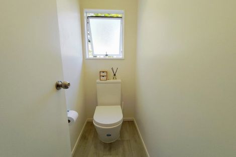 Photo of property in 12a Hinton Place, Weymouth, Auckland, 2103
