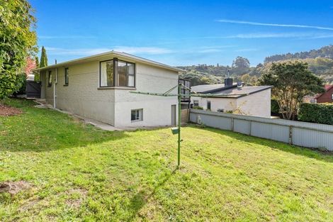 Photo of property in 17 Colquhoun Street, Glenross, Dunedin, 9011