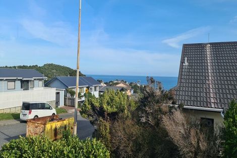 Photo of property in 67 Frobisher Street, Island Bay, Wellington, 6023