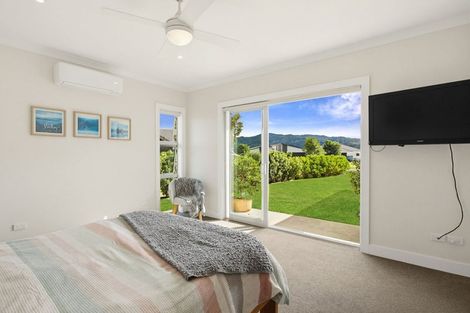 Photo of property in 14 Topping Place, Whitianga, 3510