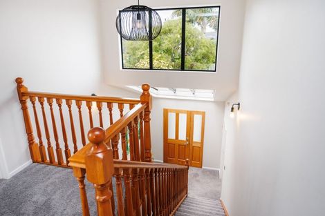 Photo of property in 27 Abby Road, Fitzherbert, Palmerston North, 4410