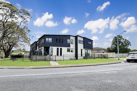 Photo of property in 2 Peterhouse Place, West Harbour, Auckland, 0618