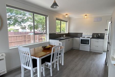 Photo of property in 21 Salford Avenue, Redwood, Christchurch, 8051