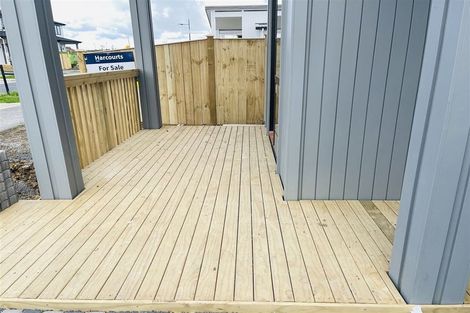 Photo of property in 12 Woven Place, Karaka, 2113