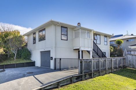 Photo of property in 16 Tuki Street, Titahi Bay, Porirua, 5022