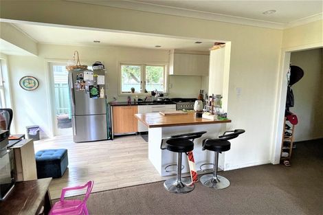 Photo of property in 3 Mackenzie Street, Te Atatu South, Auckland, 0610