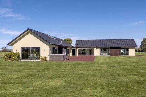 Photo of property in 585 Coutts Island Road, Coutts Island, Christchurch, 7670