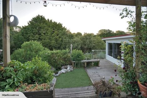 Photo of property in 38 Jellicoe Drive, Hamilton East, Hamilton, 3216