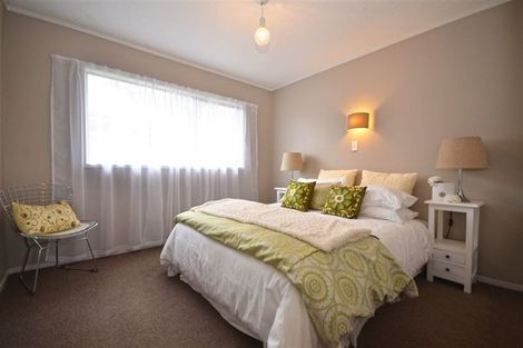Photo of property in 1a/3 Amberley Avenue, Te Atatu South, Auckland, 0610