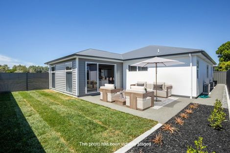 Photo of property in 19 George Yee Place, Taradale, 4112