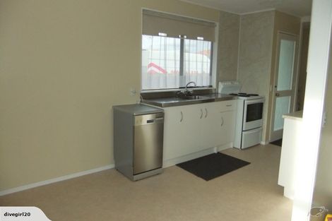 Photo of property in 4 Bryce Place, Kelvin Grove, Palmerston North, 4414