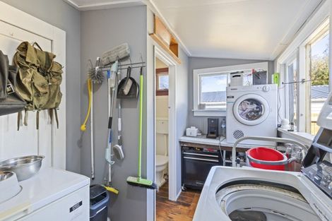 Photo of property in 15 Ngahere Street, Inglewood, 4330