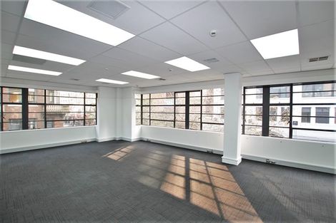 Photo of property in 112 Queen Street, Northcote Point, Auckland, 0627