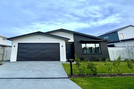 Photo of property in 6 Riria Crescent, Takanini, 2112