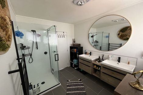 Photo of property in 1 Pleasant Road, Glen Eden, Auckland, 0602