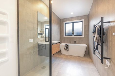 Photo of property in 32 Ashford Avenue, Hokowhitu, Palmerston North, 4410