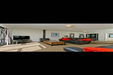Photo of property in 13 King Richard Place, Browns Bay, Auckland, 0630