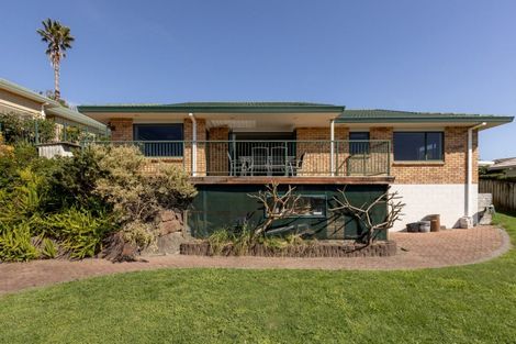 Photo of property in 32 Downing Place, Welcome Bay, Tauranga, 3112
