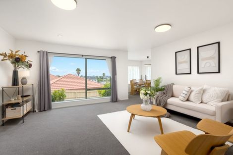 Photo of property in 4 San Pablo Way, Henderson, Auckland, 0612