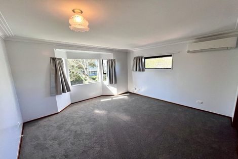 Photo of property in 6 Higham Ferrers Place, Red Beach, 0932