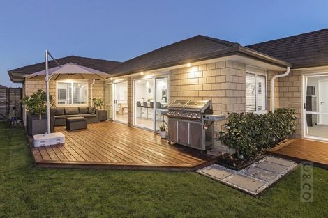 Photo of property in 14 Pohutukawa Parade, Riverhead, 0820