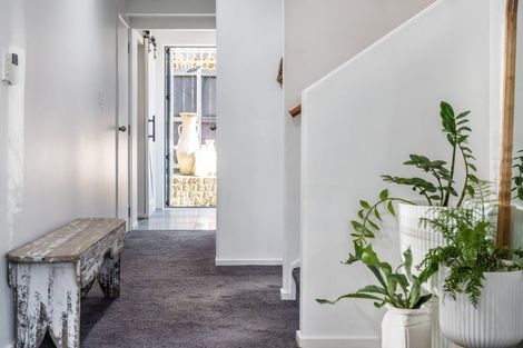 Photo of property in 16a Valley Road, Browns Bay, Auckland, 0630