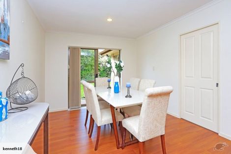 Photo of property in 4 Cambrian Crescent, Flat Bush, Auckland, 2016