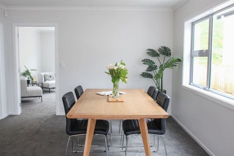 Photo of property in 9 Stockport Grove, Churton Park, 6037