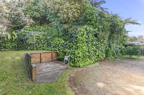Photo of property in 23 Ambury Place, Merrilands, New Plymouth, 4312