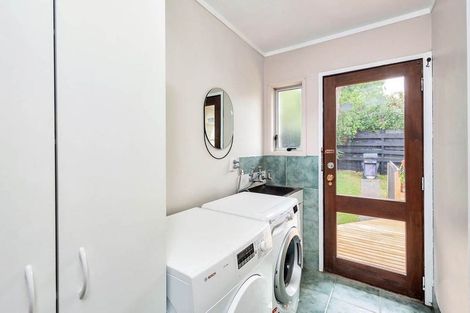 Photo of property in 1/11 Foley Place, Torbay, Auckland, 0632