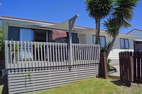 Photo of property in 2/8 Dalmatia Place, Henderson, Auckland, 0612