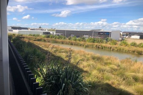 Photo of property in 32 Streamview Way, Long Bay, 0792