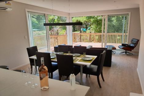 Photo of property in 20 De Val Drive, Titirangi, Auckland, 0604