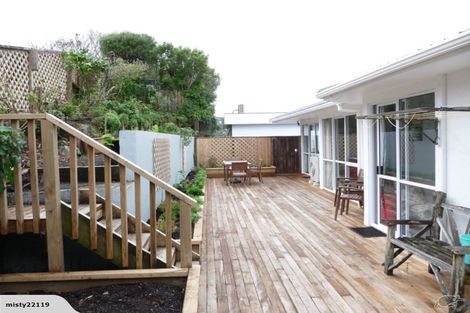 Photo of property in 12 Bristow Place, Karori, Wellington, 6012