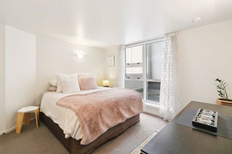 Photo of property in Stadium Garden Flats, 101/107 Thorndon Quay, Pipitea, Wellington, 6011