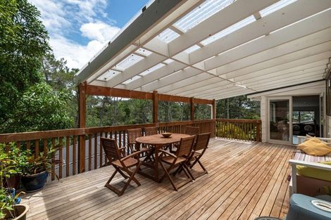 Photo of property in 5 Saddleback Rise, Murrays Bay, Auckland, 0630