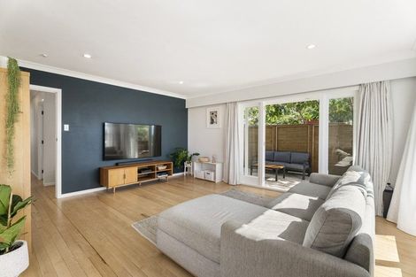 Photo of property in 13 Red Beach Road, Red Beach, 0932