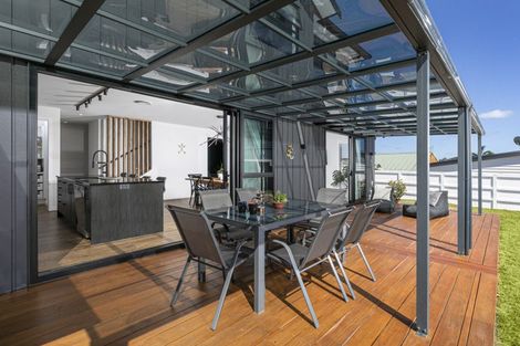 Photo of property in 2a Roland Road, Greenhithe, Auckland, 0632